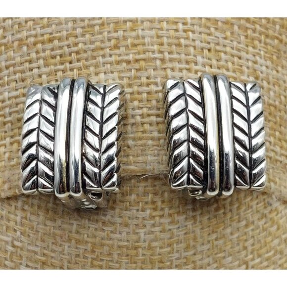 Great Silver Tone Textured Square Clip On Earrings Etched Mirrored CUTE .75" - Picture 2 of 11